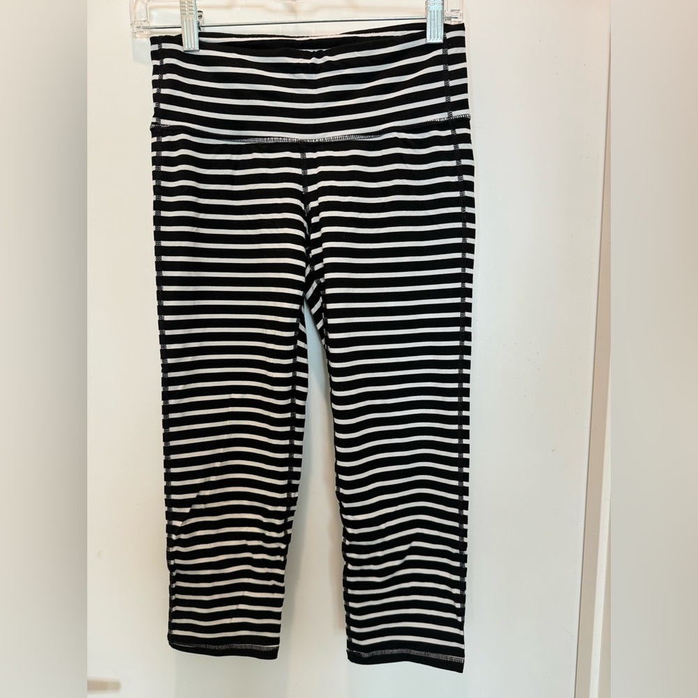 Athleta cropped striped. Size small